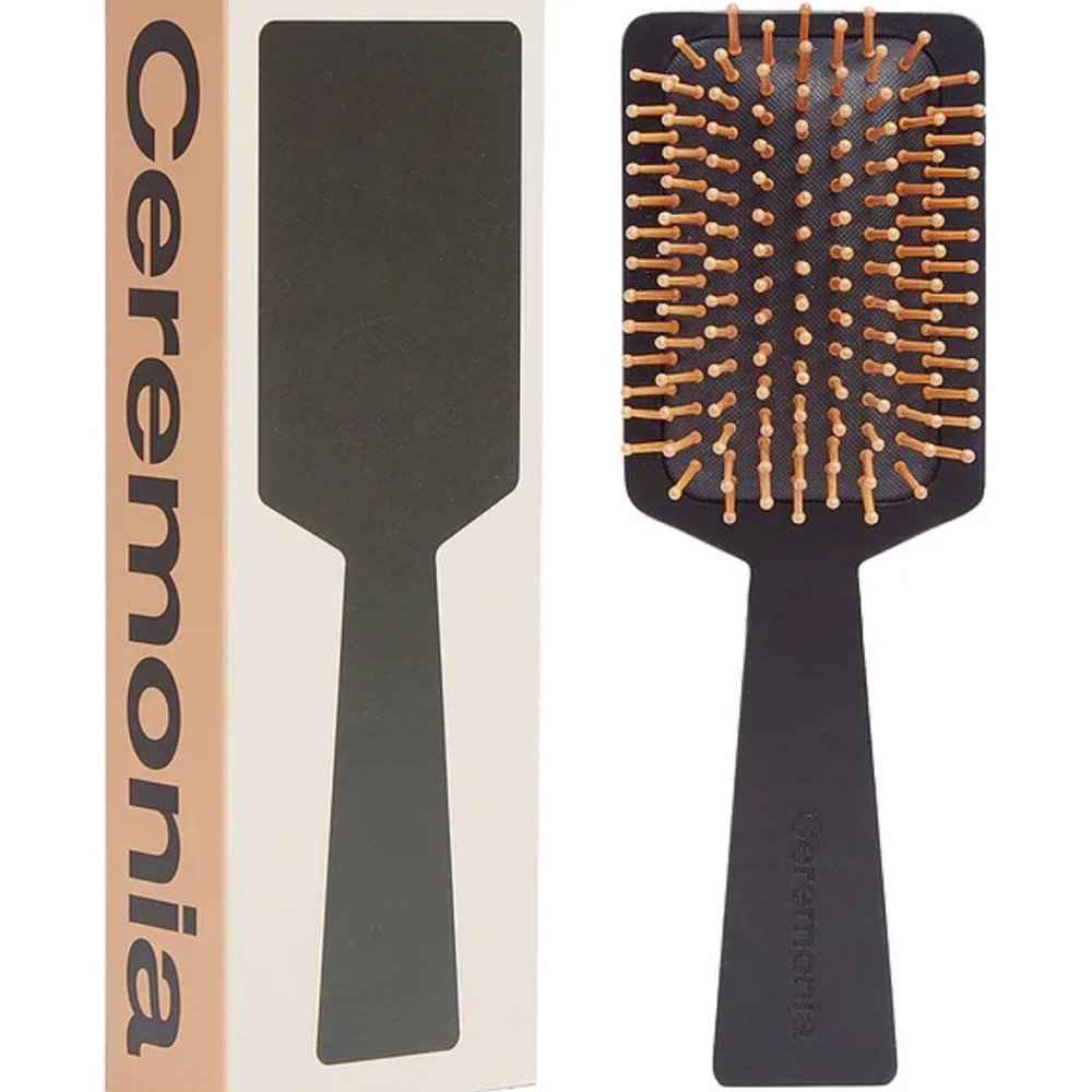 NWOT Ceremonia Paddle Brush De Pelo